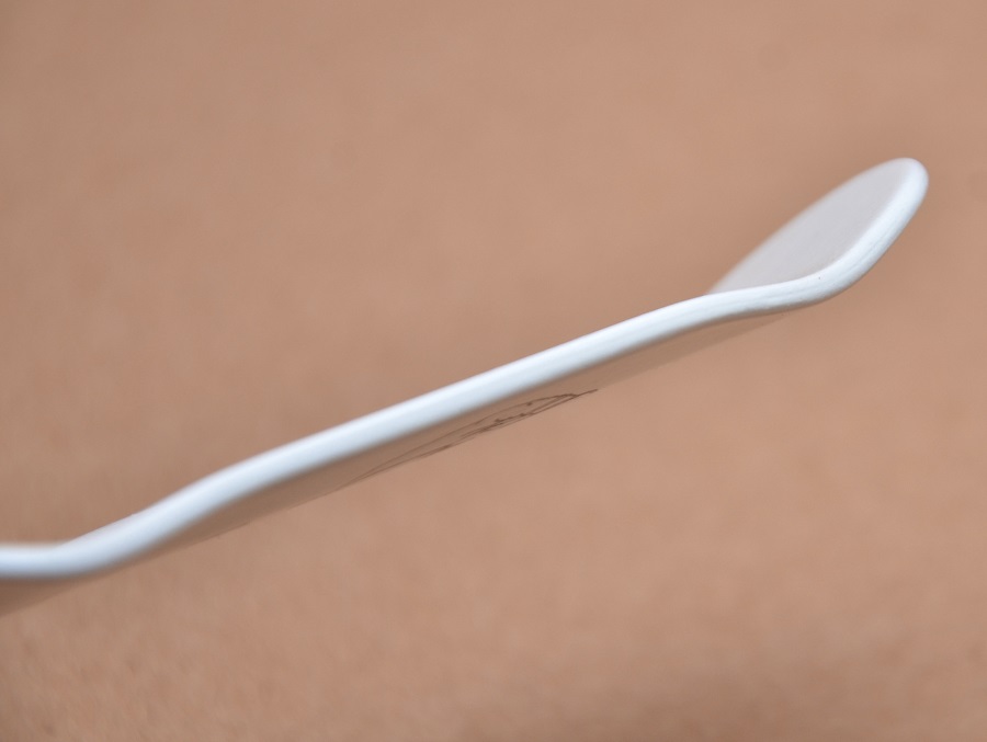 Finga dřevěný fingerboard - Design DIP - Head in the game bílá