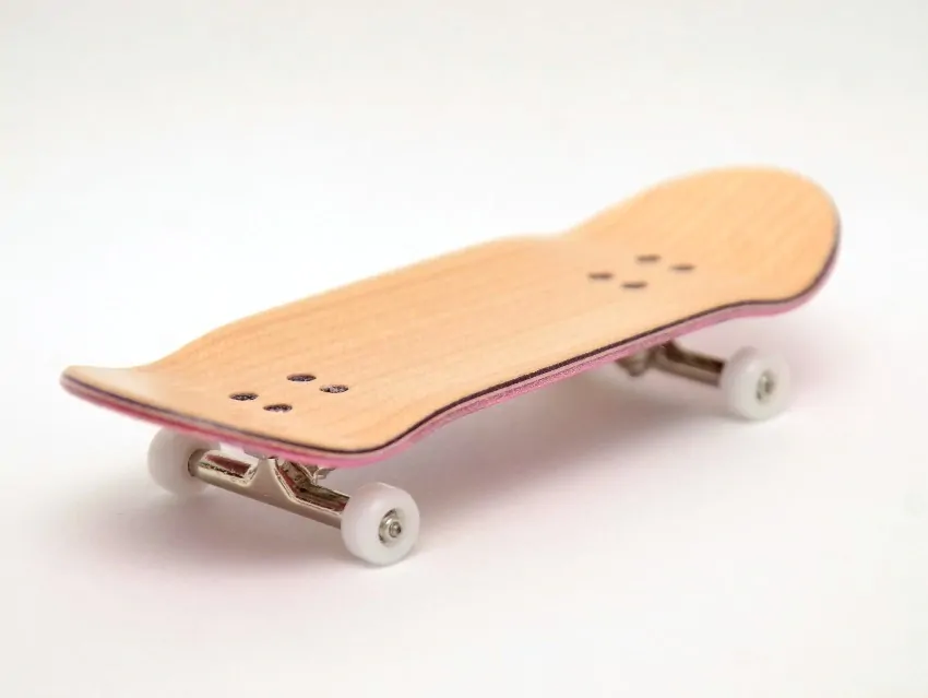 HOOD dřevěný fingerboard - Bomb tenis 34mm