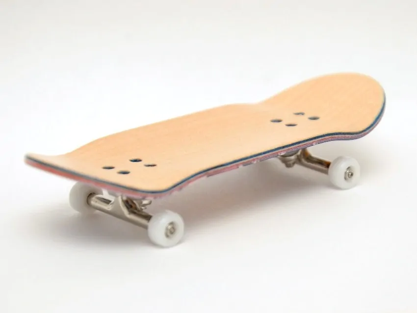 HOOD dřevěný fingerboard - Box 34mm