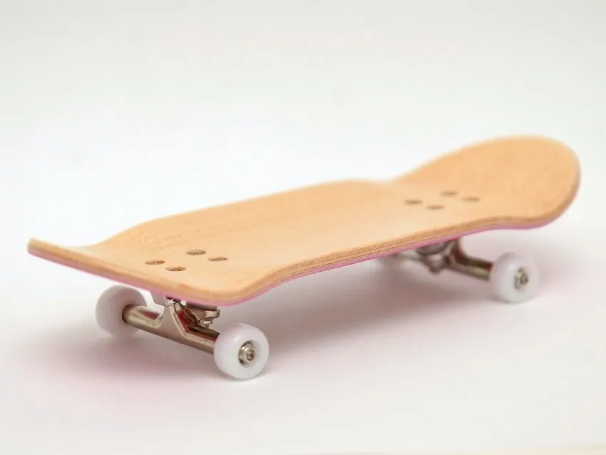 HOOD dřevěný fingerboard - Logo - magenta 34mm